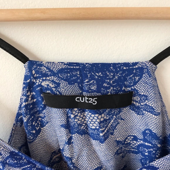 Cut 25 blue and white silk racer back tank - Picture 3 of 5